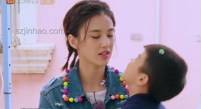 黄圣依结婚决策案例研究：先斩后奏的权衡与挑战
